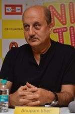 Anupam Kher at the book launch of Komal Mehta in Crossword, Mumbai on 28th June 2012 (46).JPG